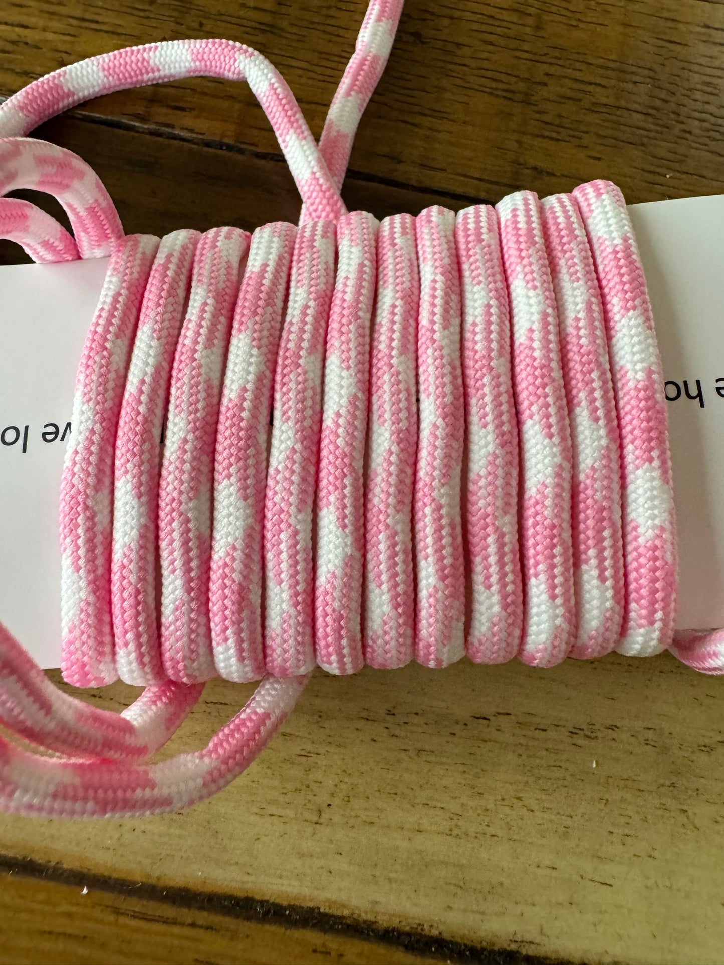 Light pink houndstooth shoe lace